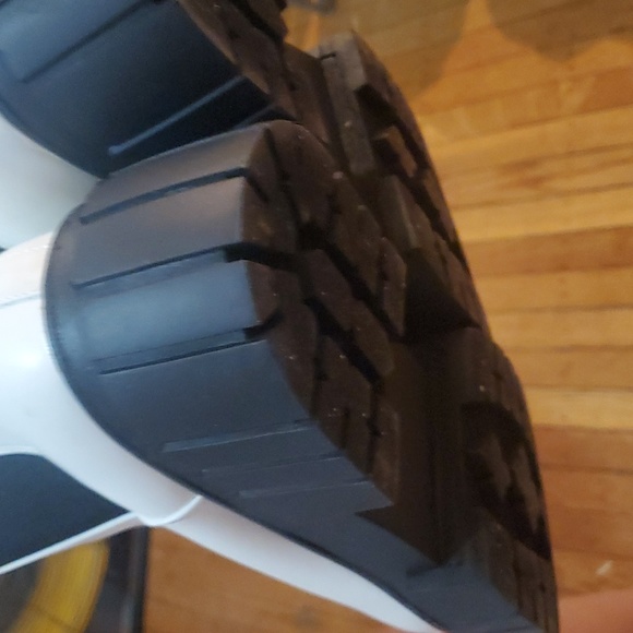 Steve Madden /Madden Girl White & Black lug platform boots, size 10 - Picture 5 of 6